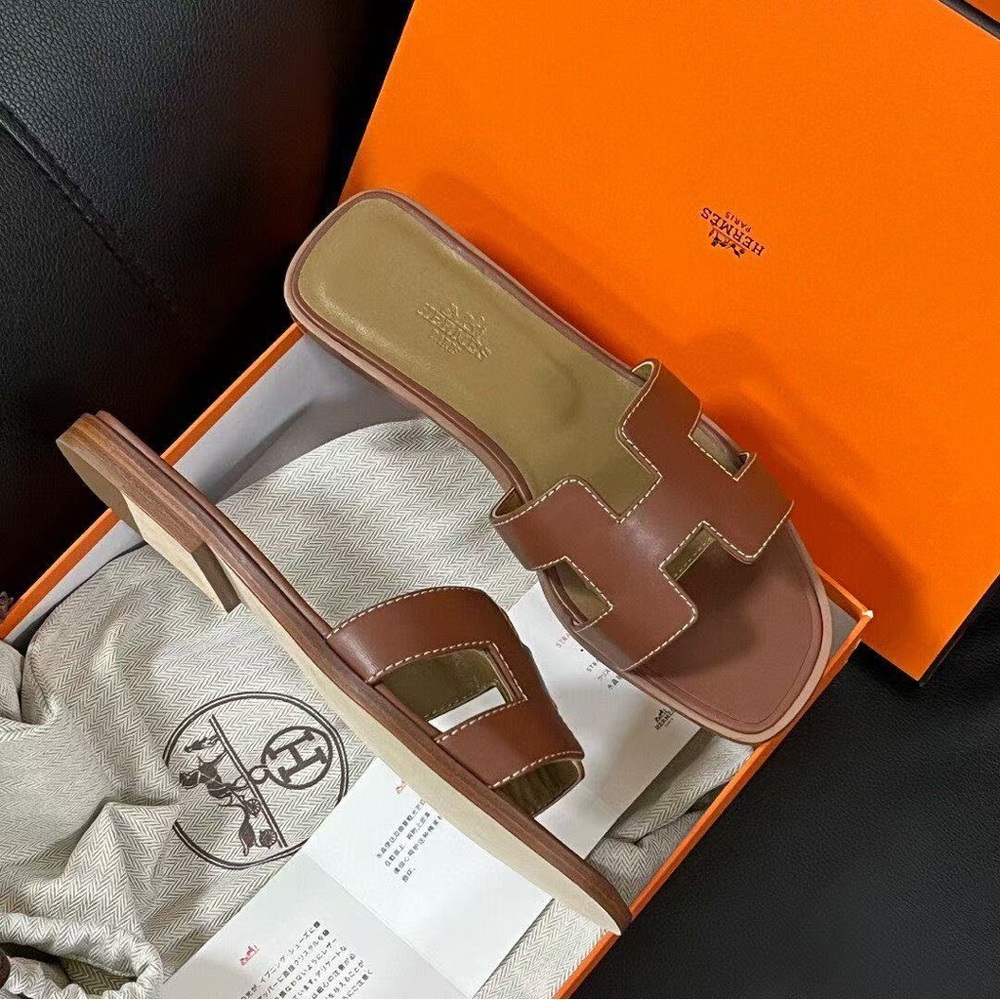 Women's Hermès Oran Sandals - Picture 4 of 5